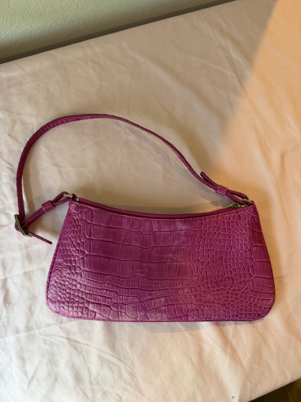 Express | Croc-Embossed Shoulder Bag in Magenta